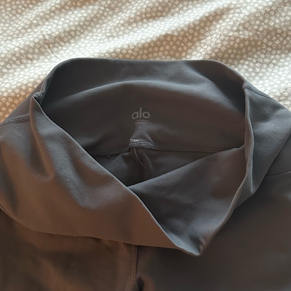 ALO Yoga Charcoal Leggings